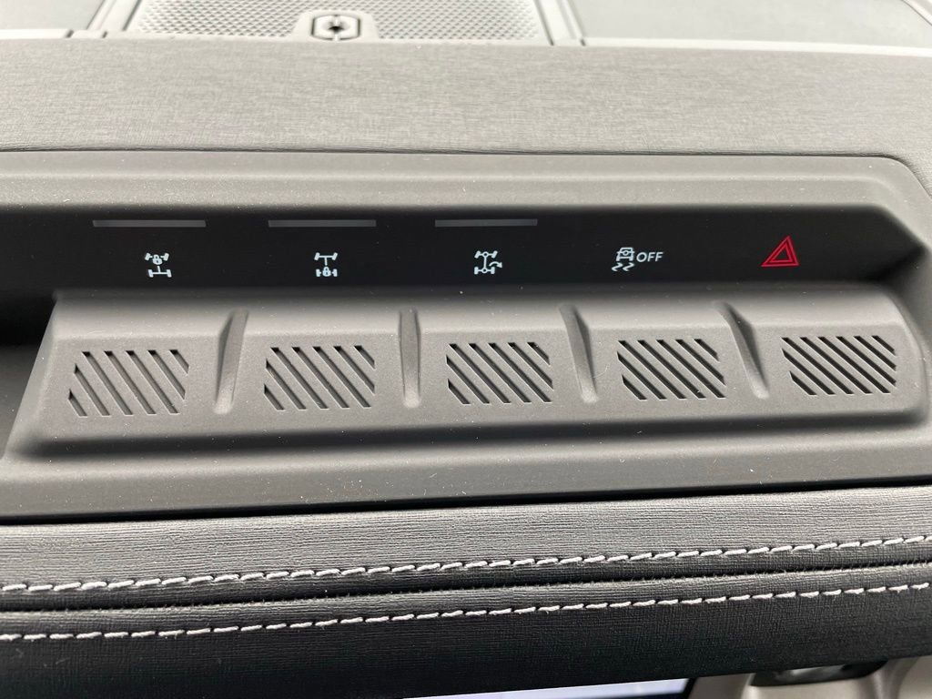 New 2025 Ford Bronco Outer Banks w/ Sasquatch Package image 14