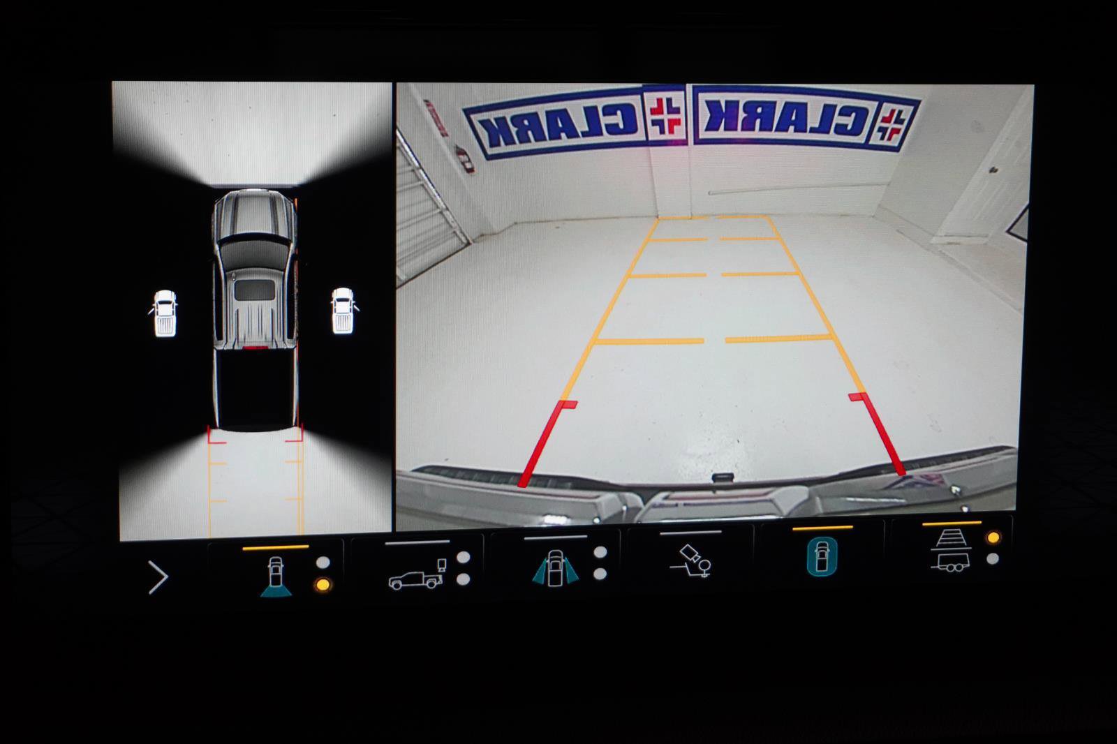 Used 2022 GMC Sierra 1500 AT4 w/ AT4 Premium Package image 26