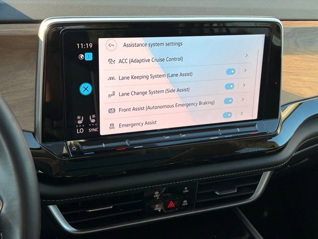 Used 2024 Volkswagen Atlas SE w/ Panoramic Sunroof Package FWD image 17