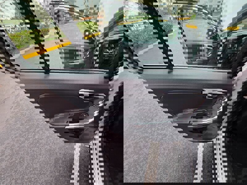 Used 2015 Volvo V60 T5 Premier image 47