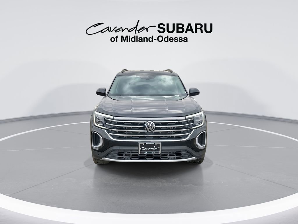 Used 2025 Volkswagen Atlas SE image 3