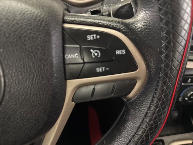 Used 2015 Jeep Cherokee Sport image 17