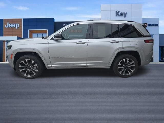 Used 2022 Jeep Grand Cherokee Overland w/ Luxury Tech Group IV AWD/4WD image 5