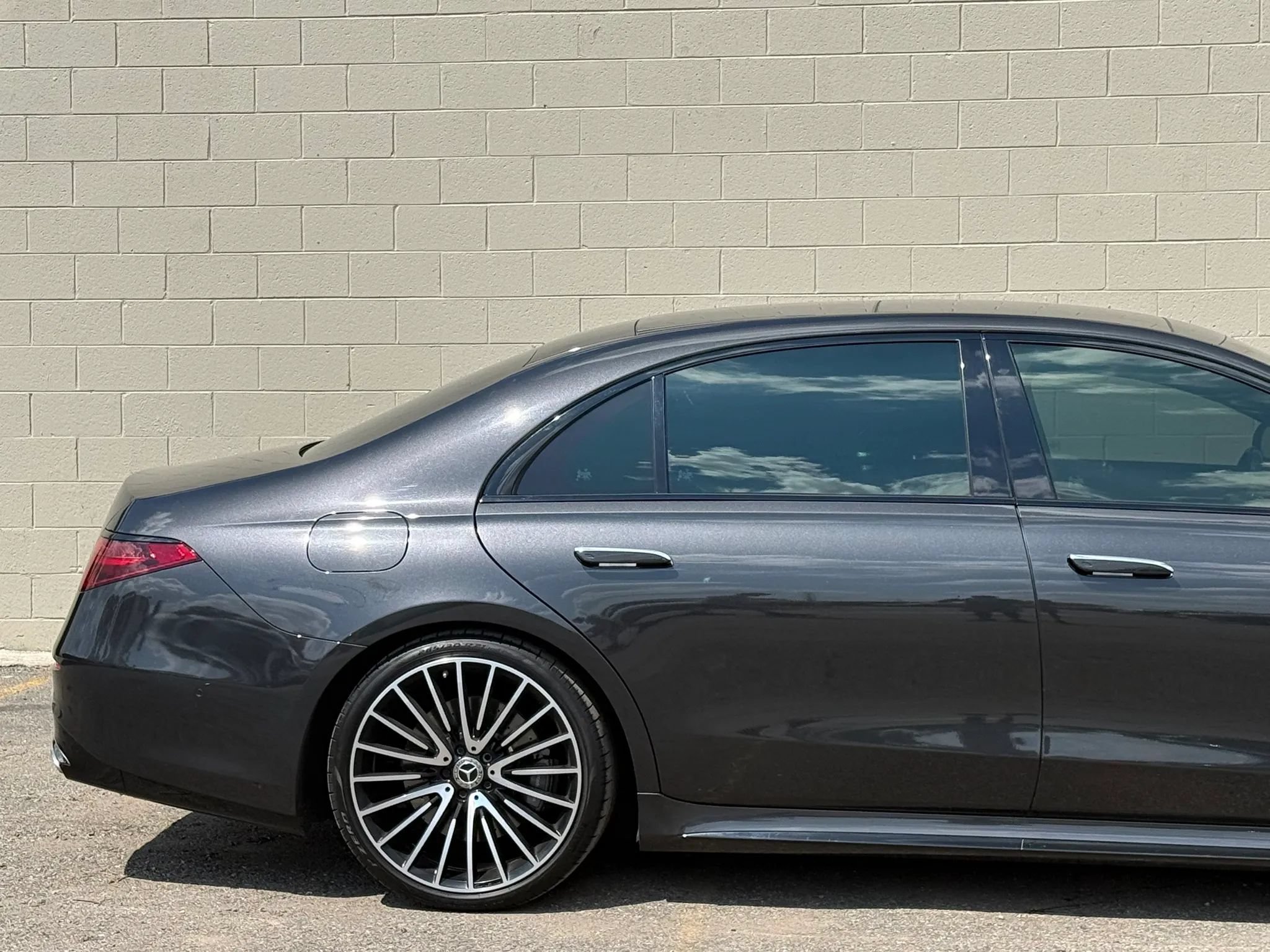 Used 2023 Mercedes-Benz S 580 4MATIC Sedan w/ AMG Line image 12