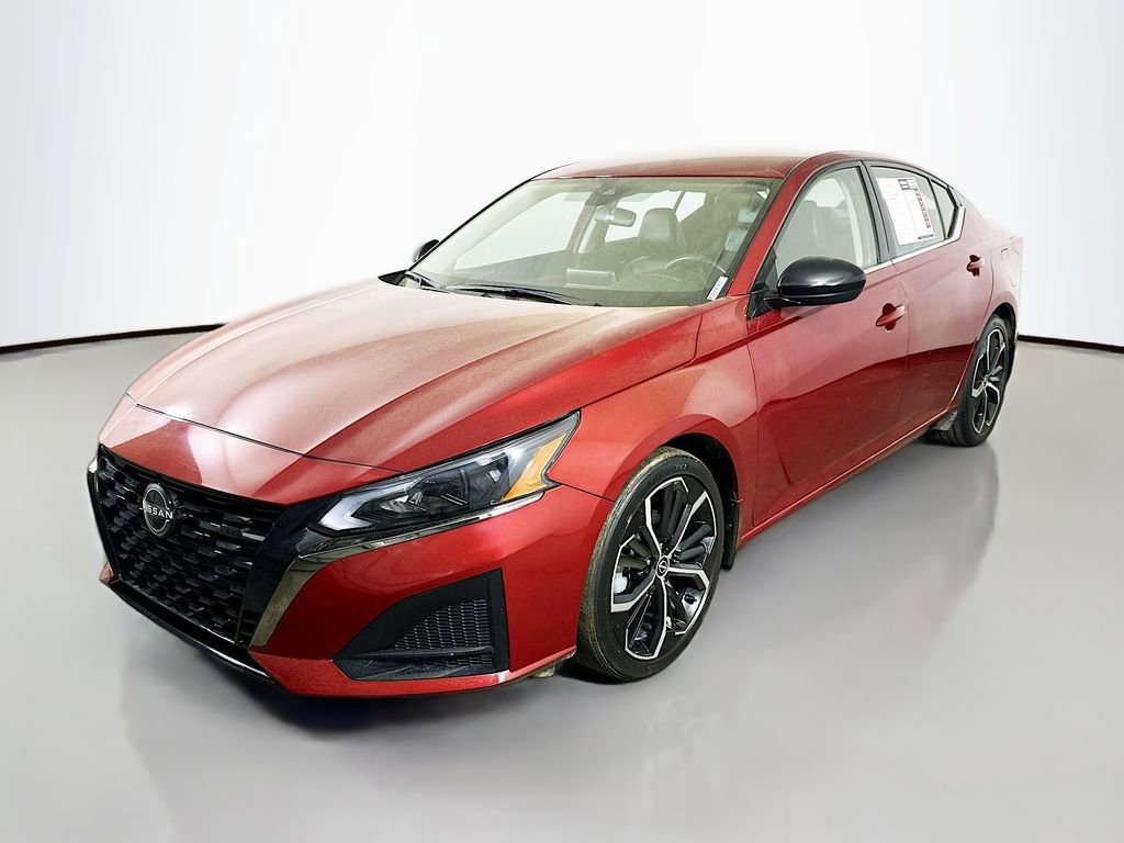 Used 2023 Nissan Altima 2.5 SR image 3