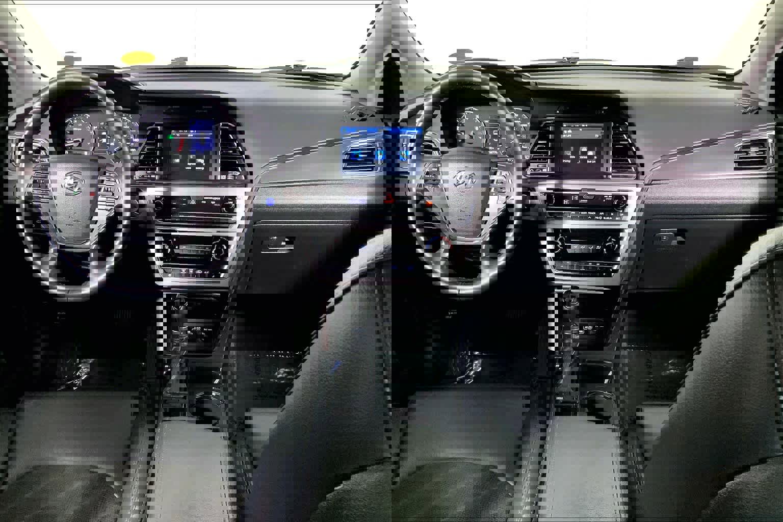 Used 2017 Hyundai Sonata Sport w/ Value Edition Package 02 image 16