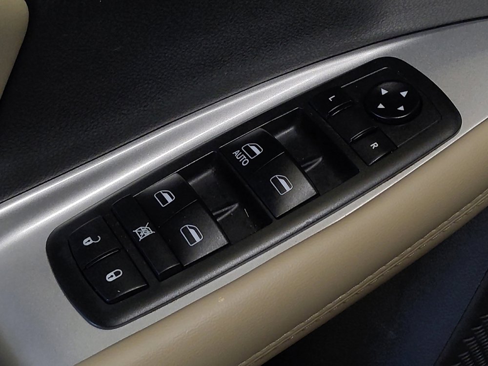 Used 2018 Dodge Journey SE FWD image 27