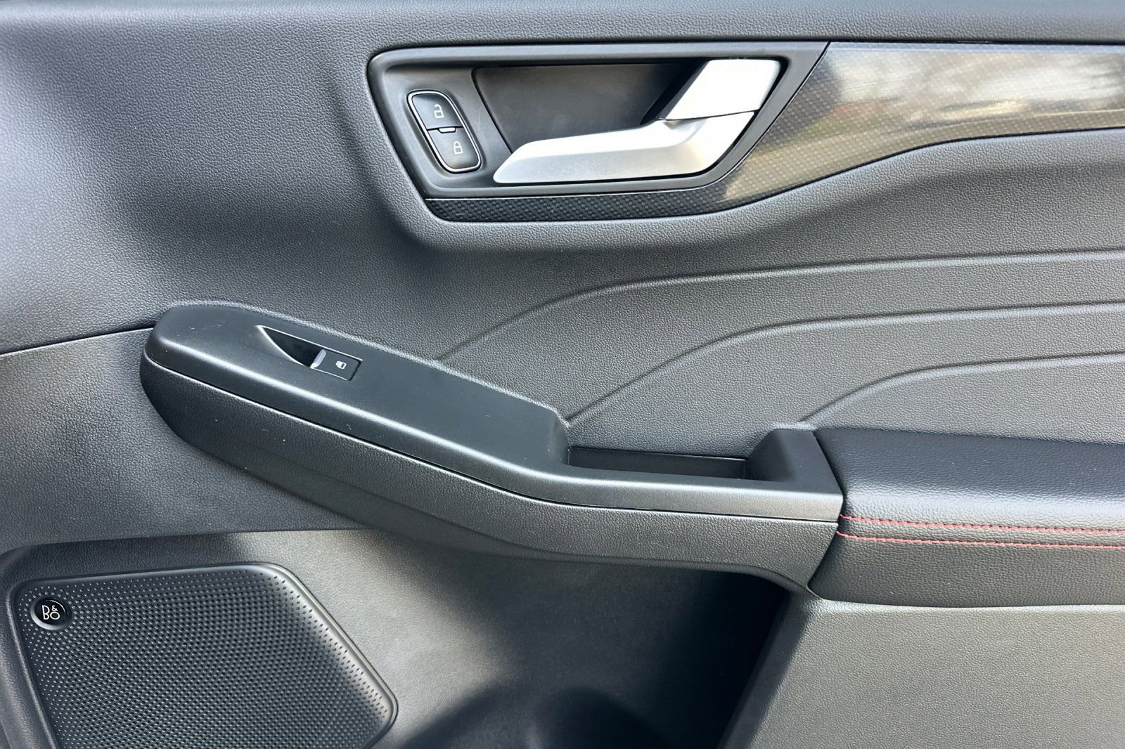 Used 2025 Ford Escape ST-Line Elite w/ Premium Technology Package image 23