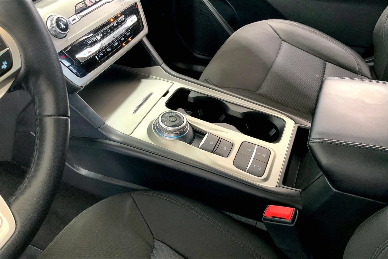 Used 2022 Ford Explorer XLT RWD image 17