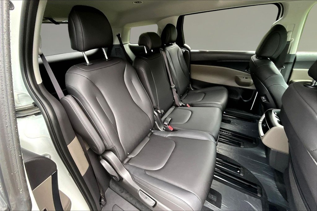 New 2027 Kia Carnival FWD image 10