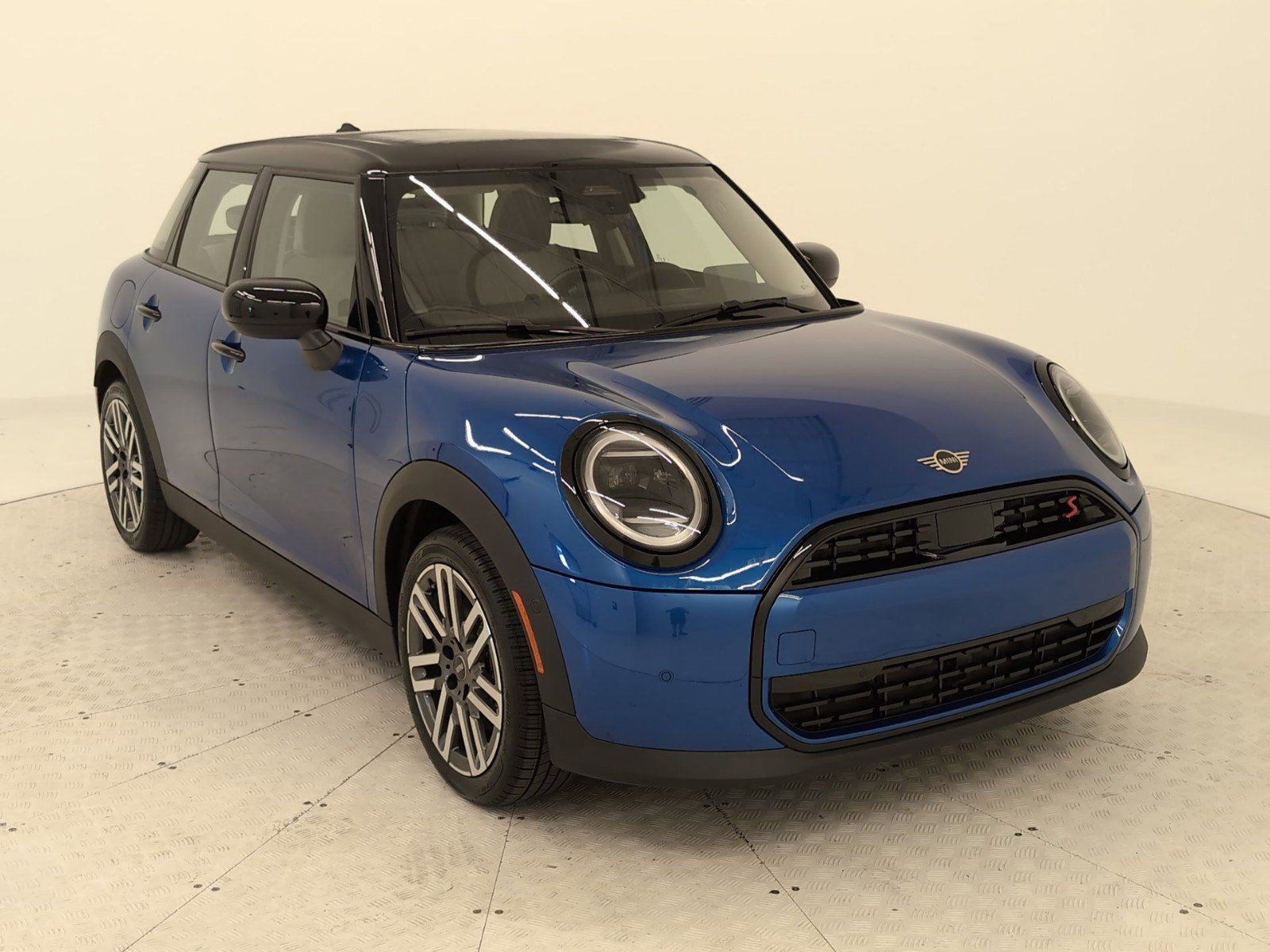 Certified 2025 MINI Cooper S image 18