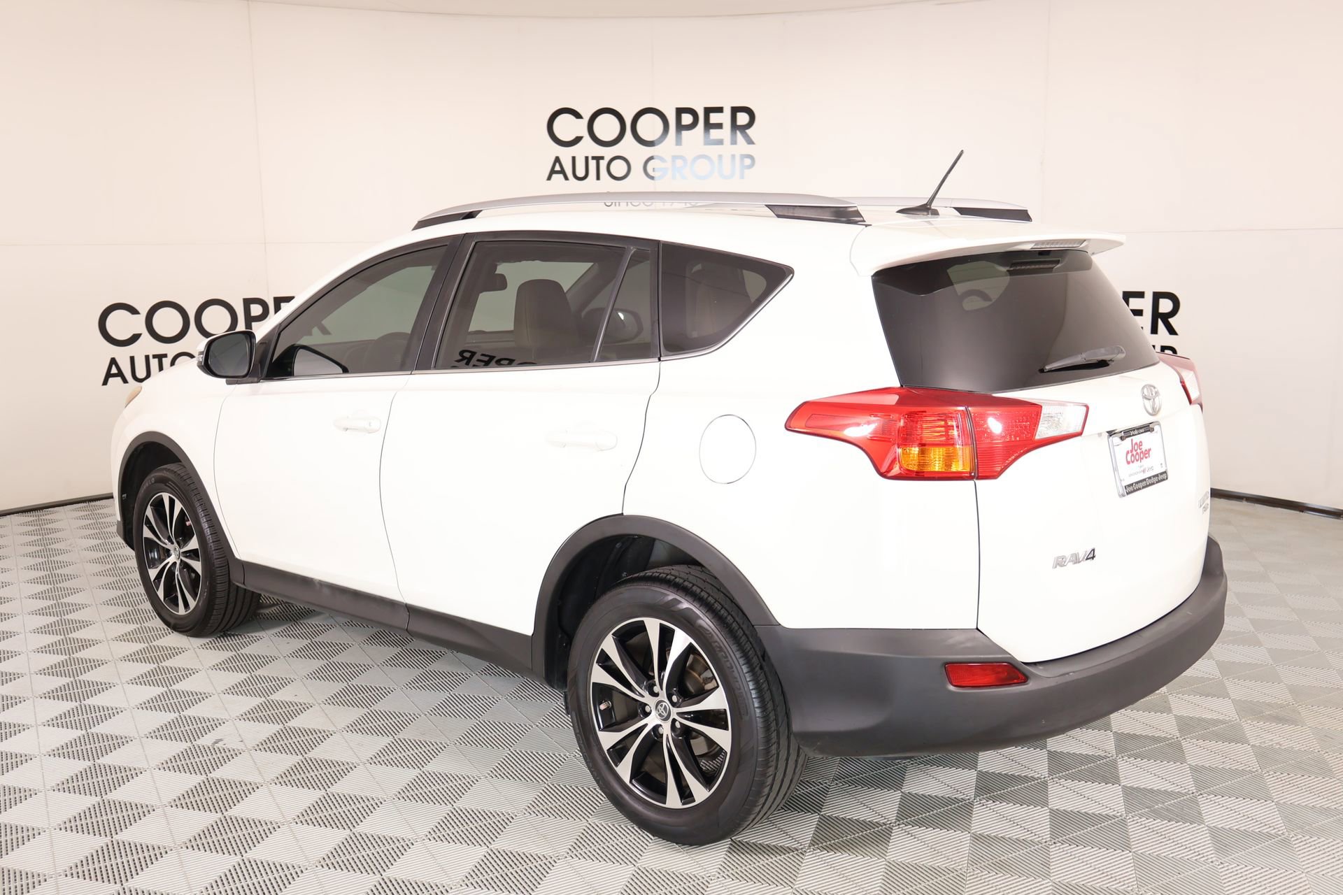Used 2015 Toyota RAV4 Limited w/ Technology Package AWD/4WD image 23