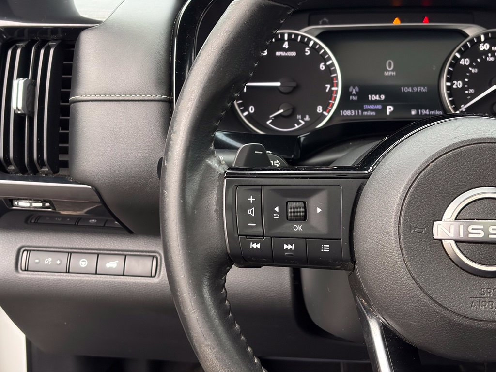 Used 2022 Nissan Pathfinder SV w/ SV Premium Package FWD image 17