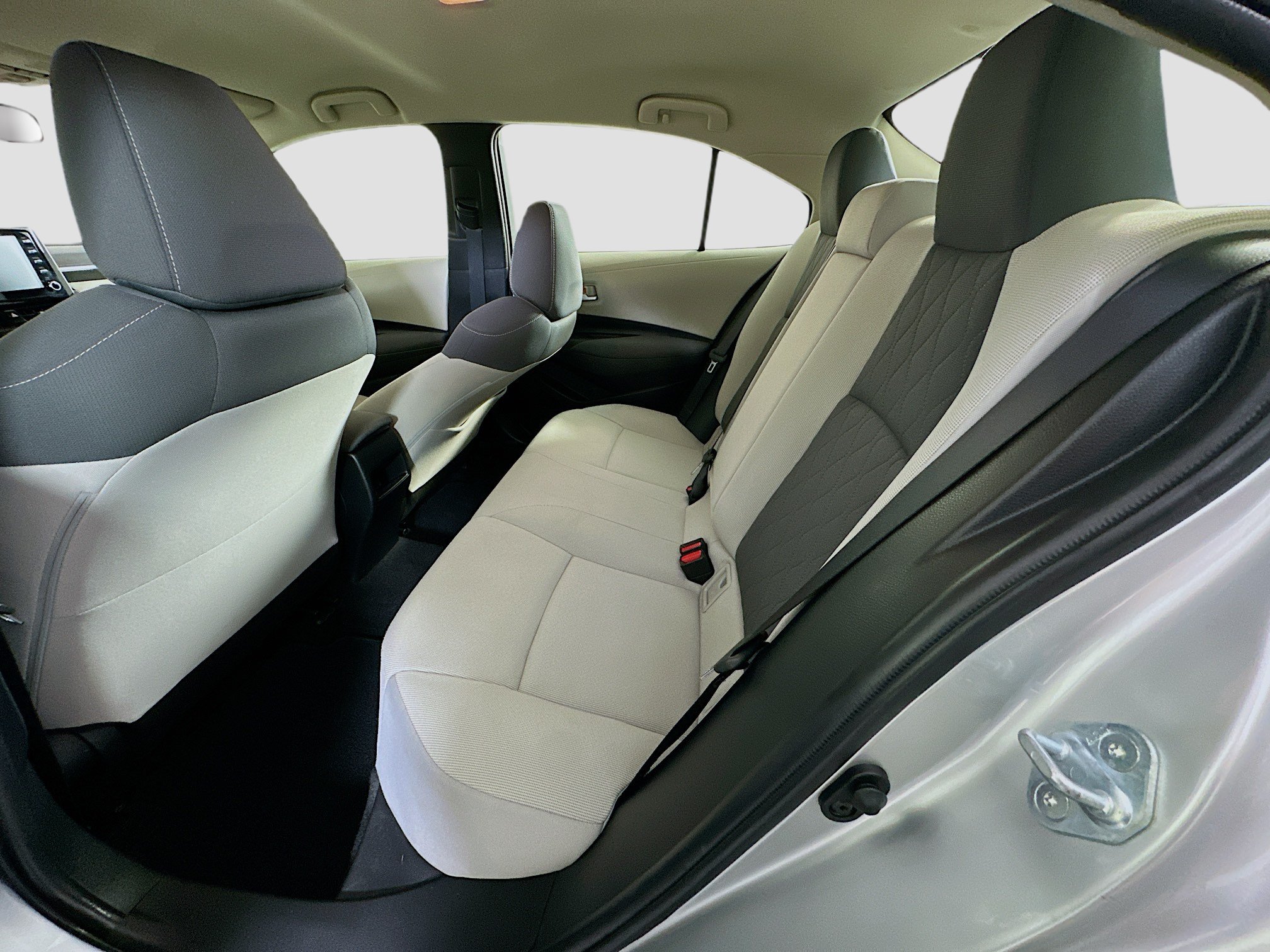 Used 2020 Toyota Corolla LE FWD image 25