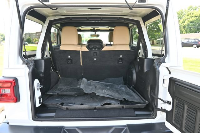 Used 2019 Jeep Wrangler Unlimited Sahara AWD/4WD image 22