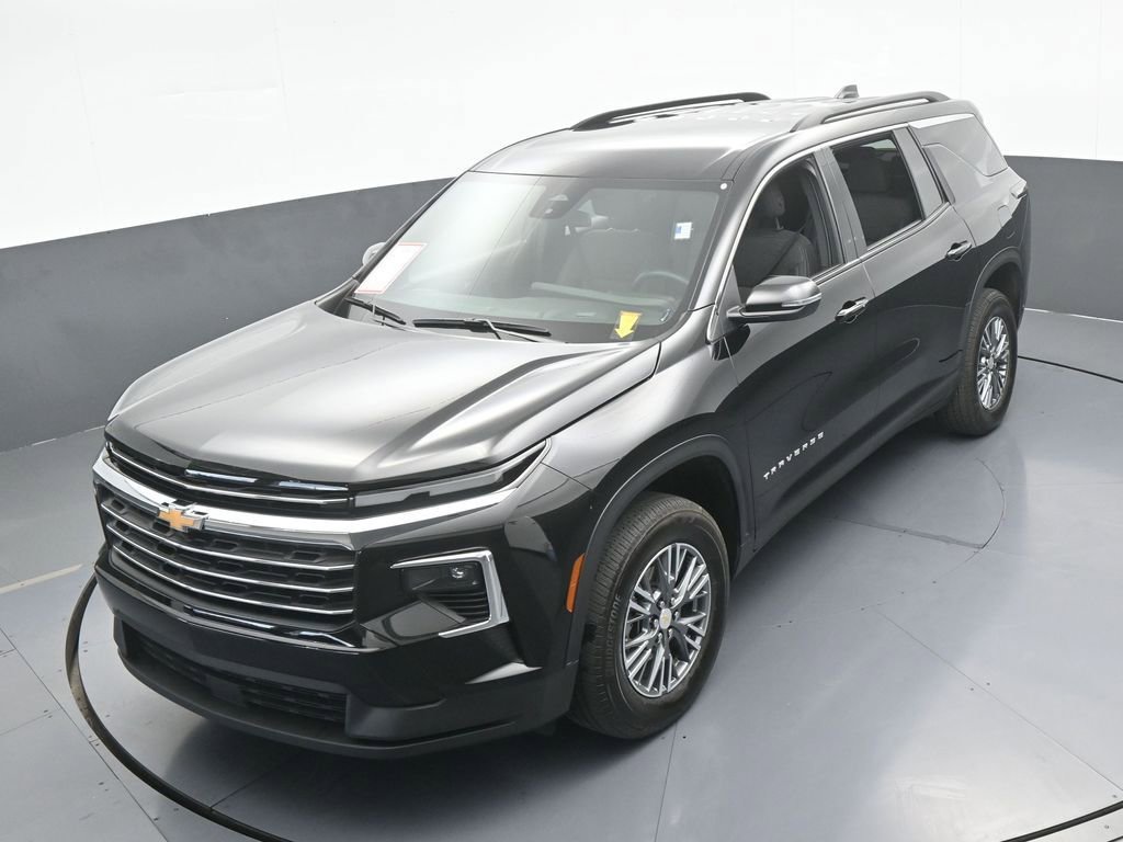 Used 2025 Chevrolet Traverse LT image 47
