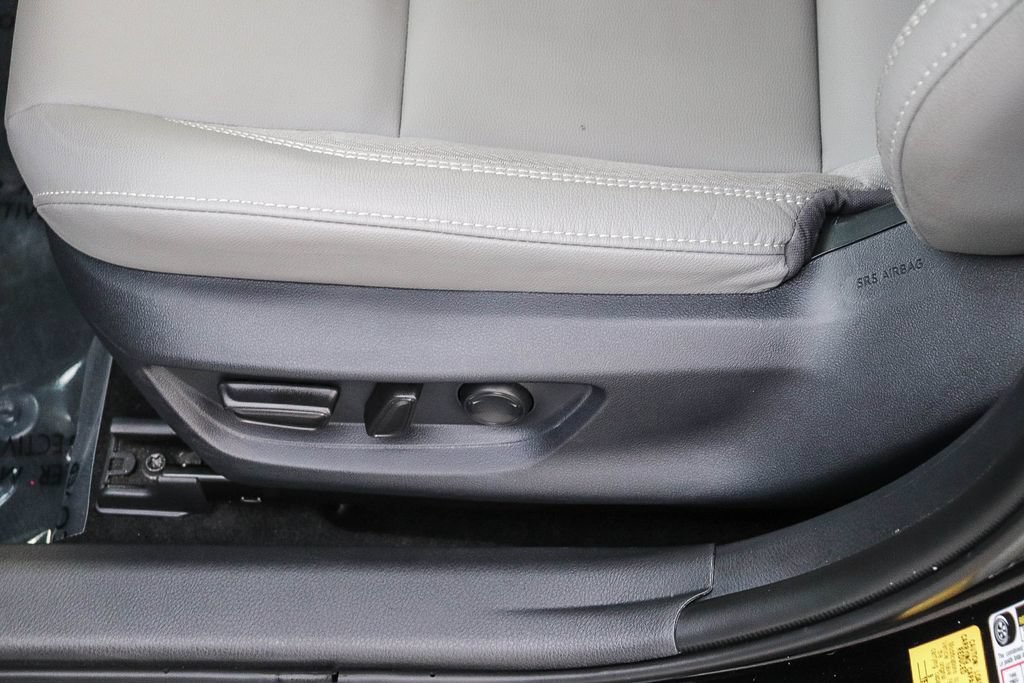 Used 2026 Toyota Camry SE w/ Convenience Package FWD image 24