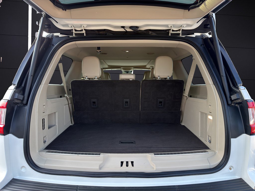 Used 2020 Lincoln Navigator L Reserve w/ Luxury Package AWD/4WD image 23