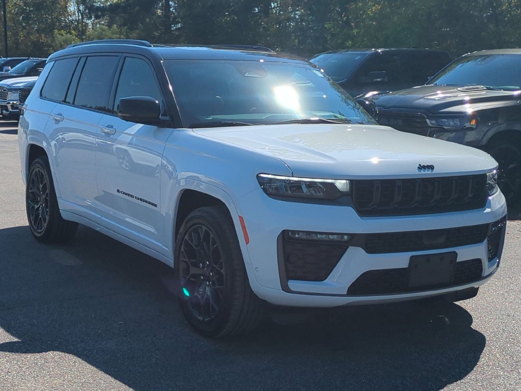 New 2027 Jeep Grand Cherokee L Summit AWD/4WD image 2