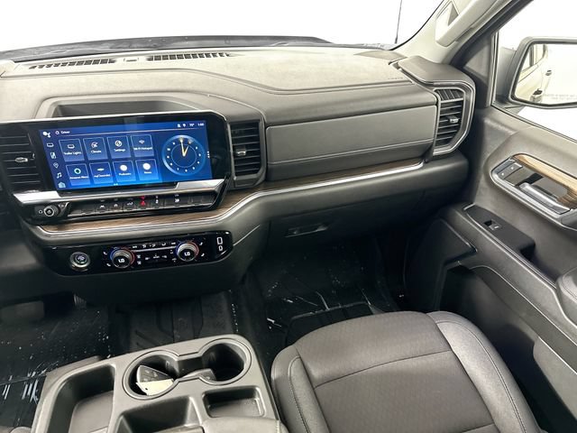 Used 2024 Chevrolet Silverado 1500 LT AWD/4WD image 25