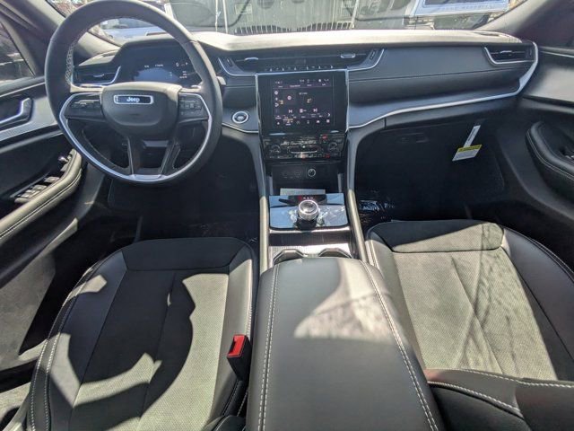 New 2025 Jeep Grand Cherokee L Altitude AWD/4WD image 13