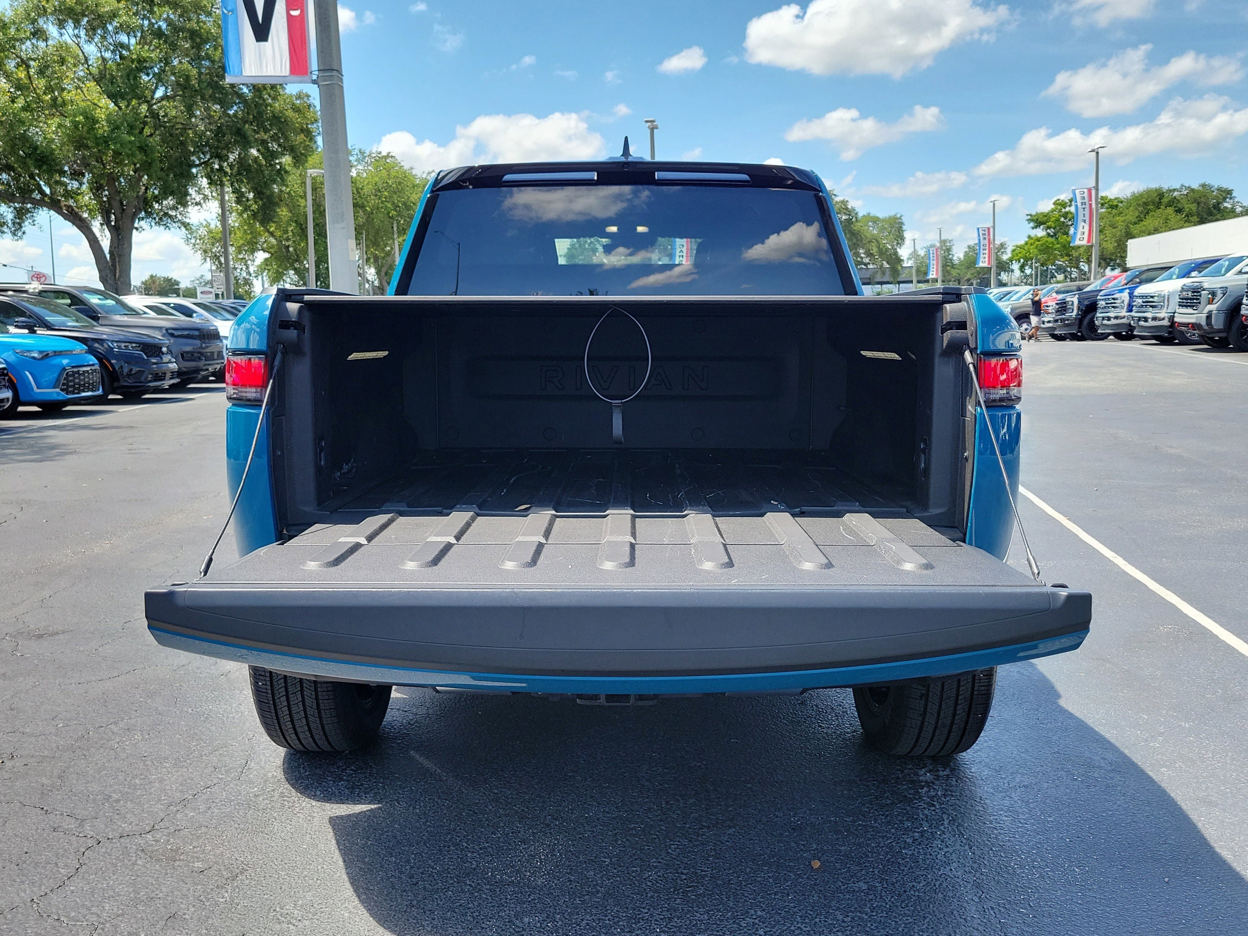 Used 2023 Rivian R1T Adventure AWD/4WD image 10