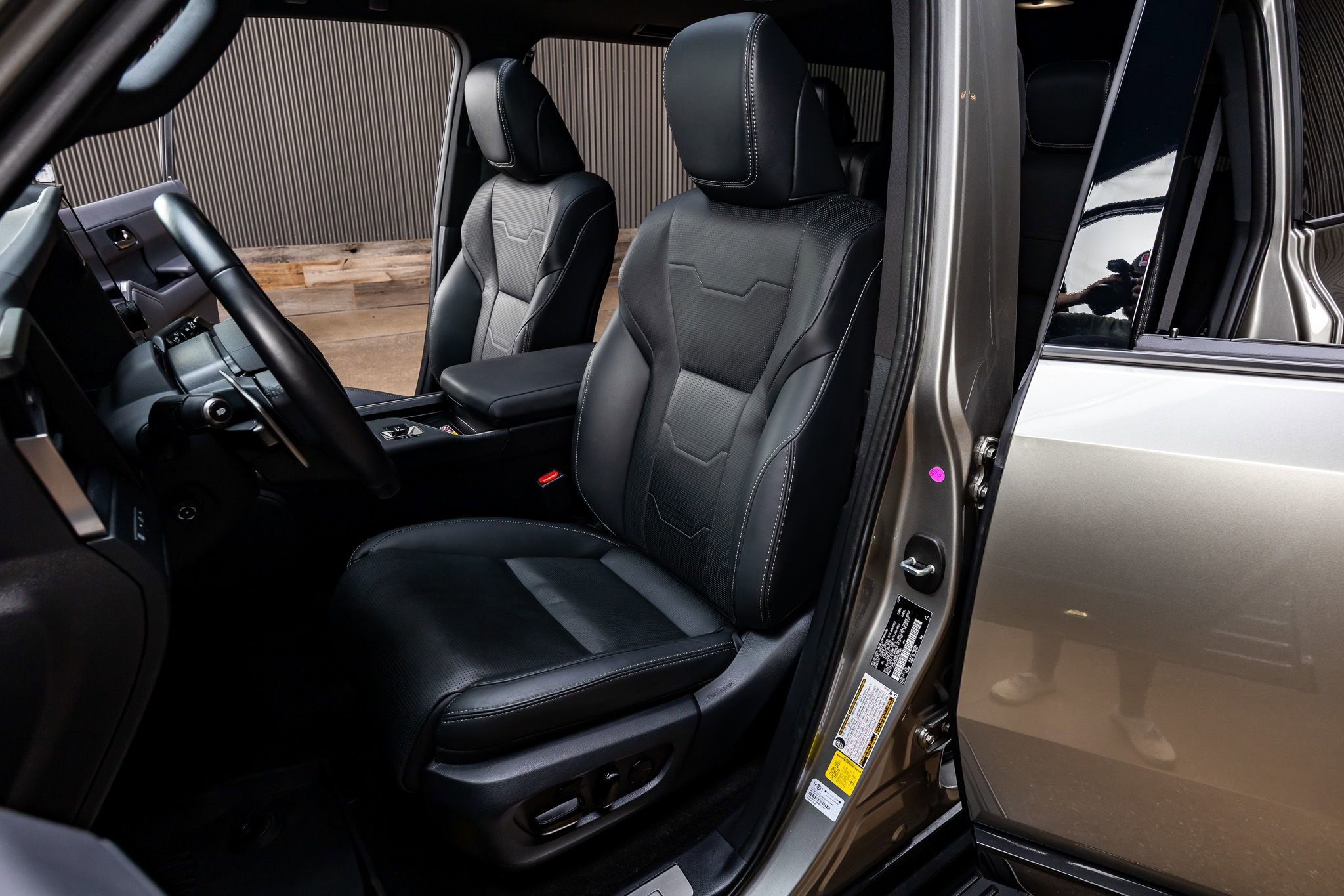 Used 2024 Lexus GX 550 w/ Accessory Package (Z1) AWD/4WD image 31