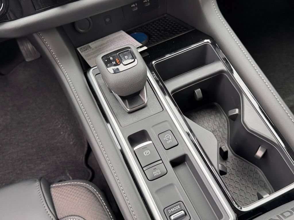 New 2026 Nissan Pathfinder SL FWD image 17