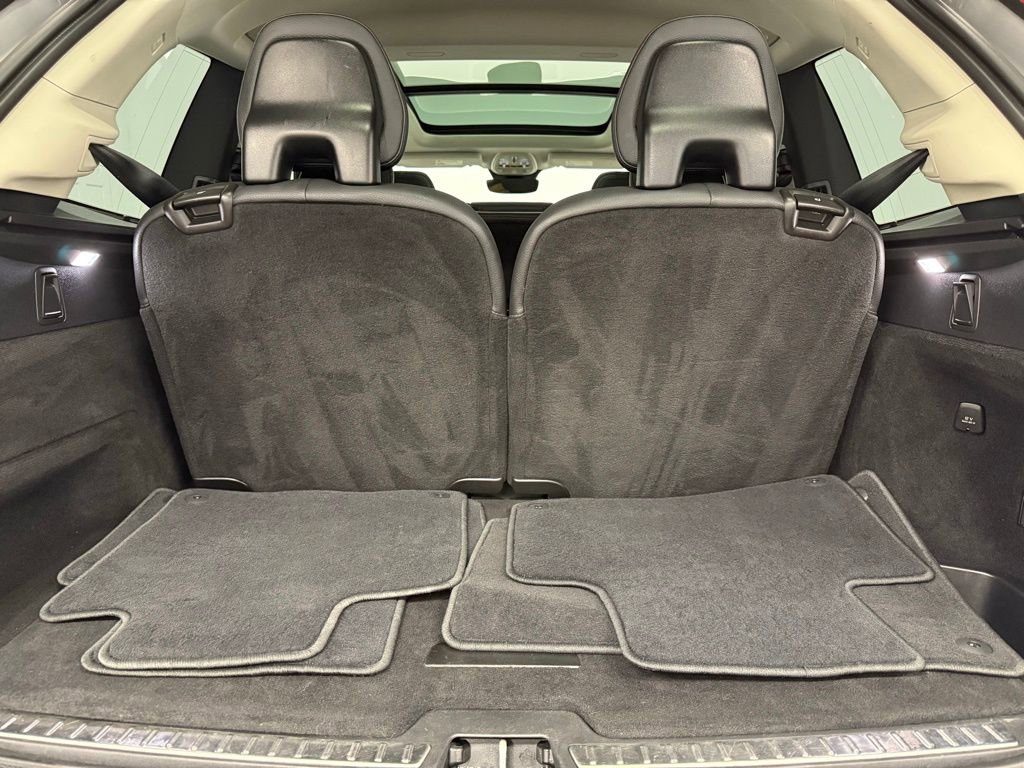 Used 2024 Volvo XC90 T8 Core image 9