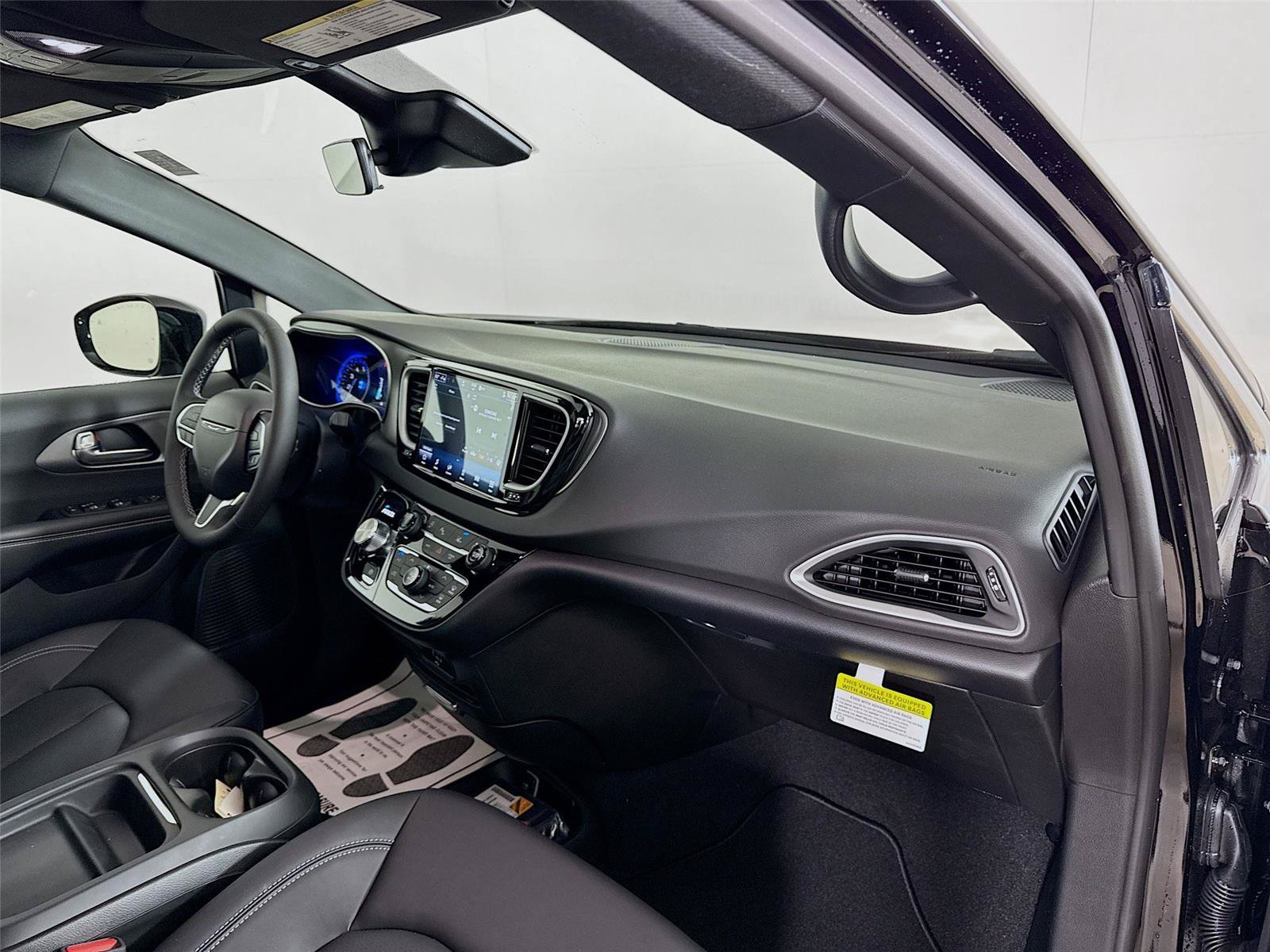 New 2027 Chrysler Pacifica LX FWD image 30