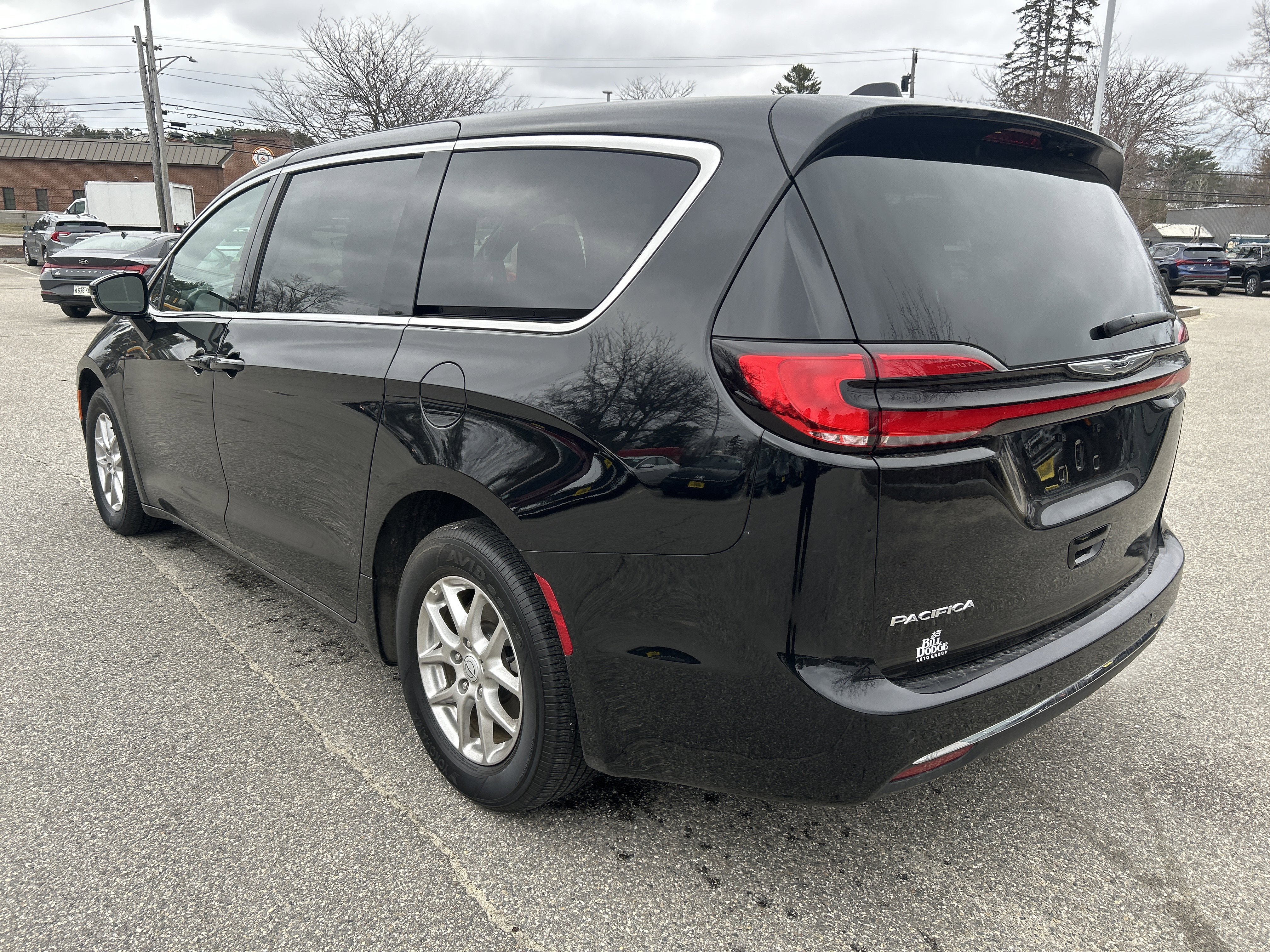 Used 2025 Chrysler Pacifica Select FWD image 7