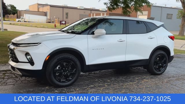 Used 2025 Chevrolet Blazer LT AWD/4WD image 4