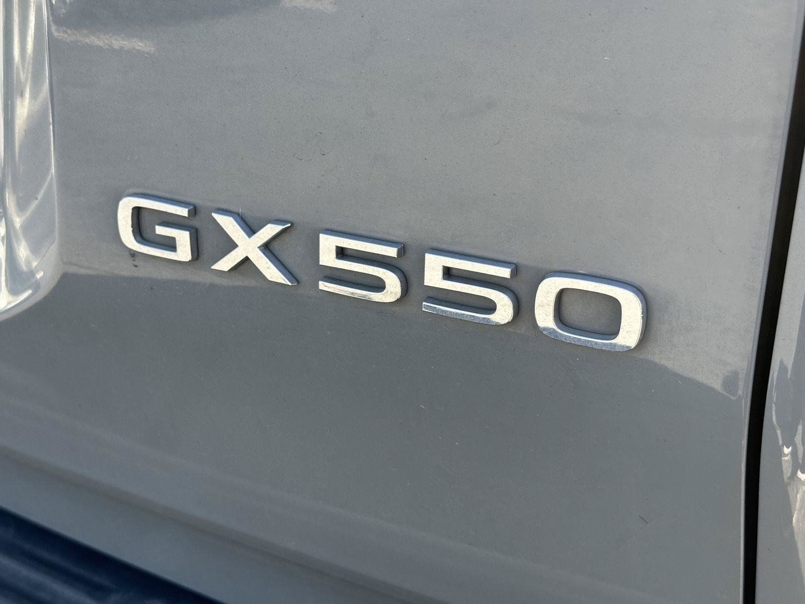 Used 2024 Lexus GX 550 w/ Accessory Package (Z1) AWD/4WD image 10