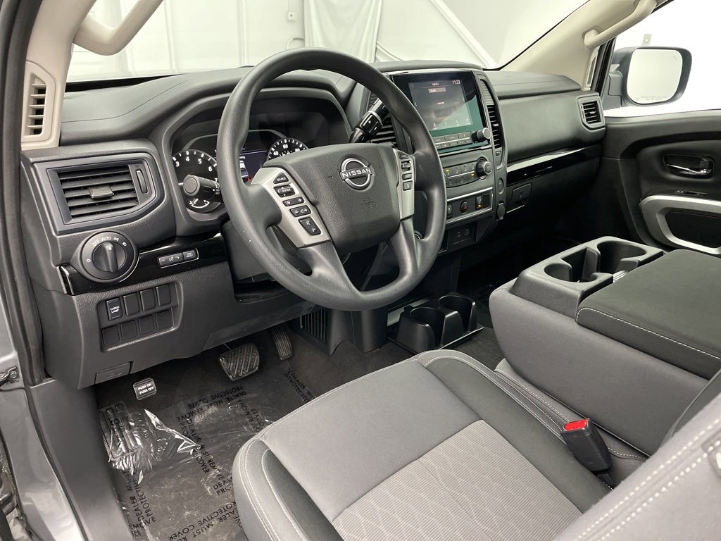 Used 2024 Nissan Titan SV image 15