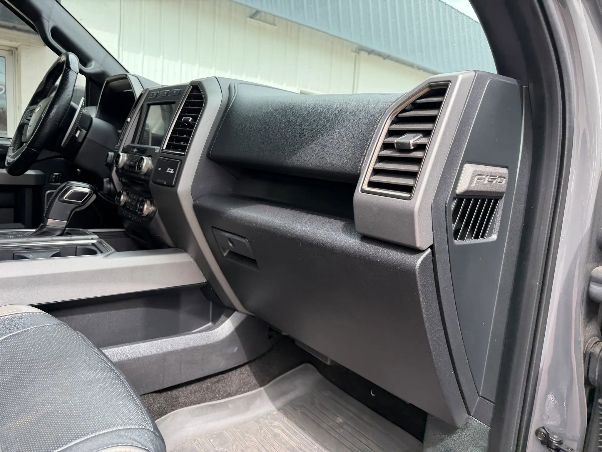 Used 2018 Ford F150 Raptor w/ Equipment Group 802A Luxury image 14