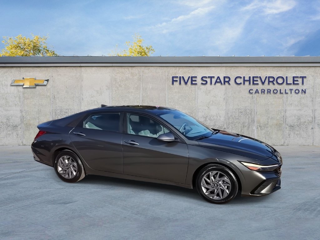 Used 2024 Hyundai Elantra SEL FWD image 9