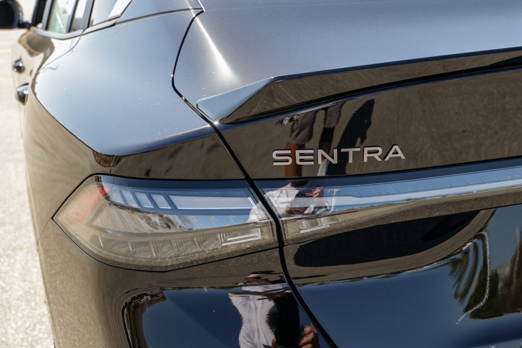 New 2027 Nissan Sentra SR FWD image 13