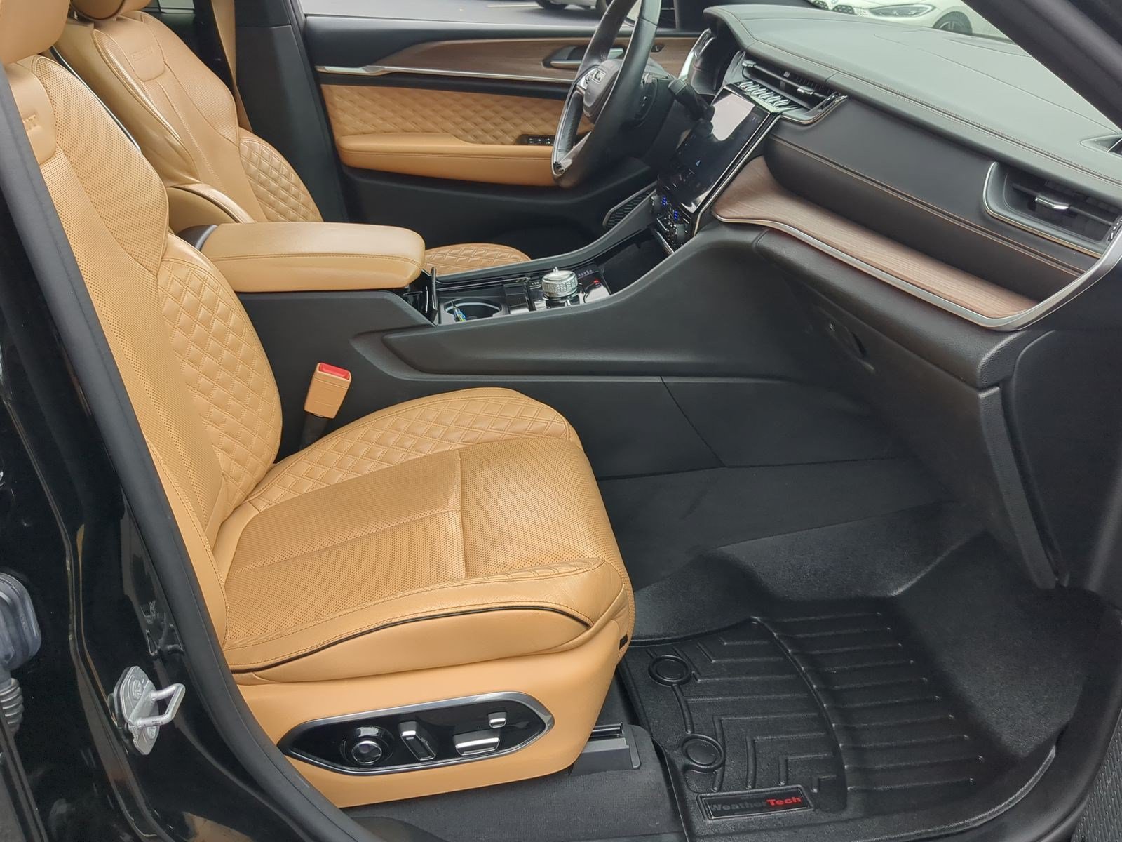 Used 2022 Jeep Grand Cherokee L Summit w/ Luxury Tech Group V AWD/4WD image 35