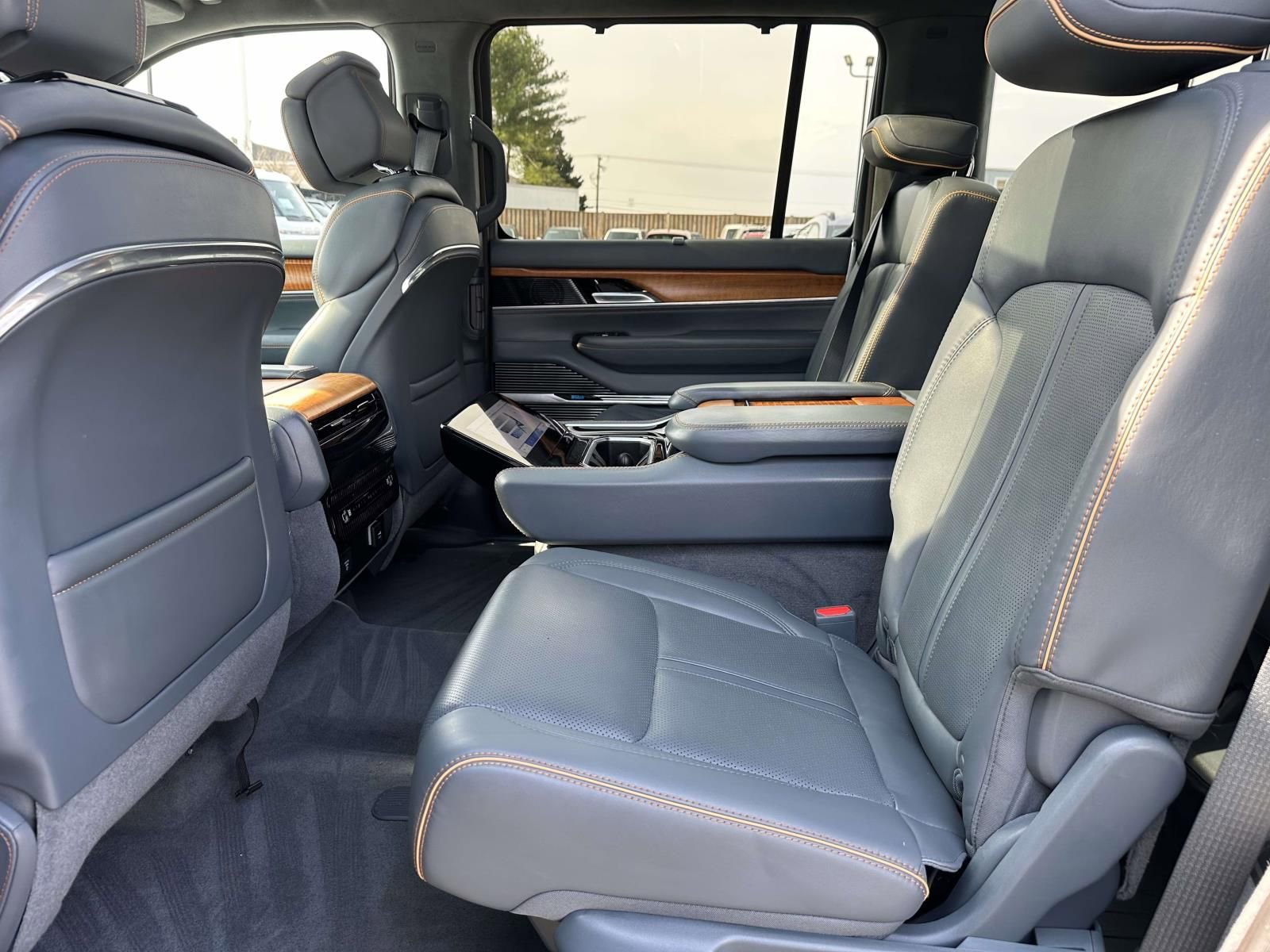 Used 2022 Jeep Grand Wagoneer Series II w/ Convenience Group III image 23