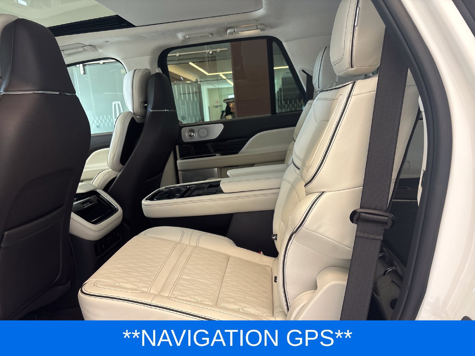 Certified 2024 Lincoln Navigator Black Label AWD/4WD image 13