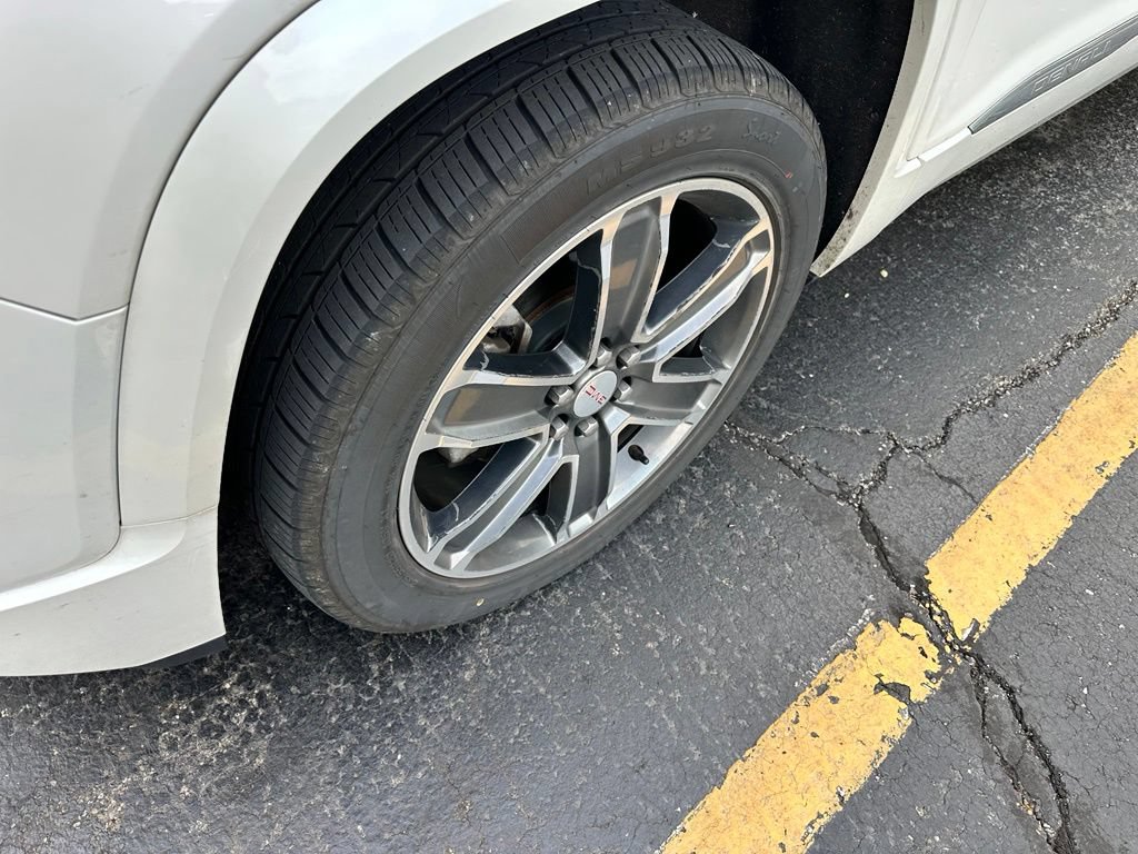 Used 2017 GMC Acadia Denali w/ Technology Package FWD image 7