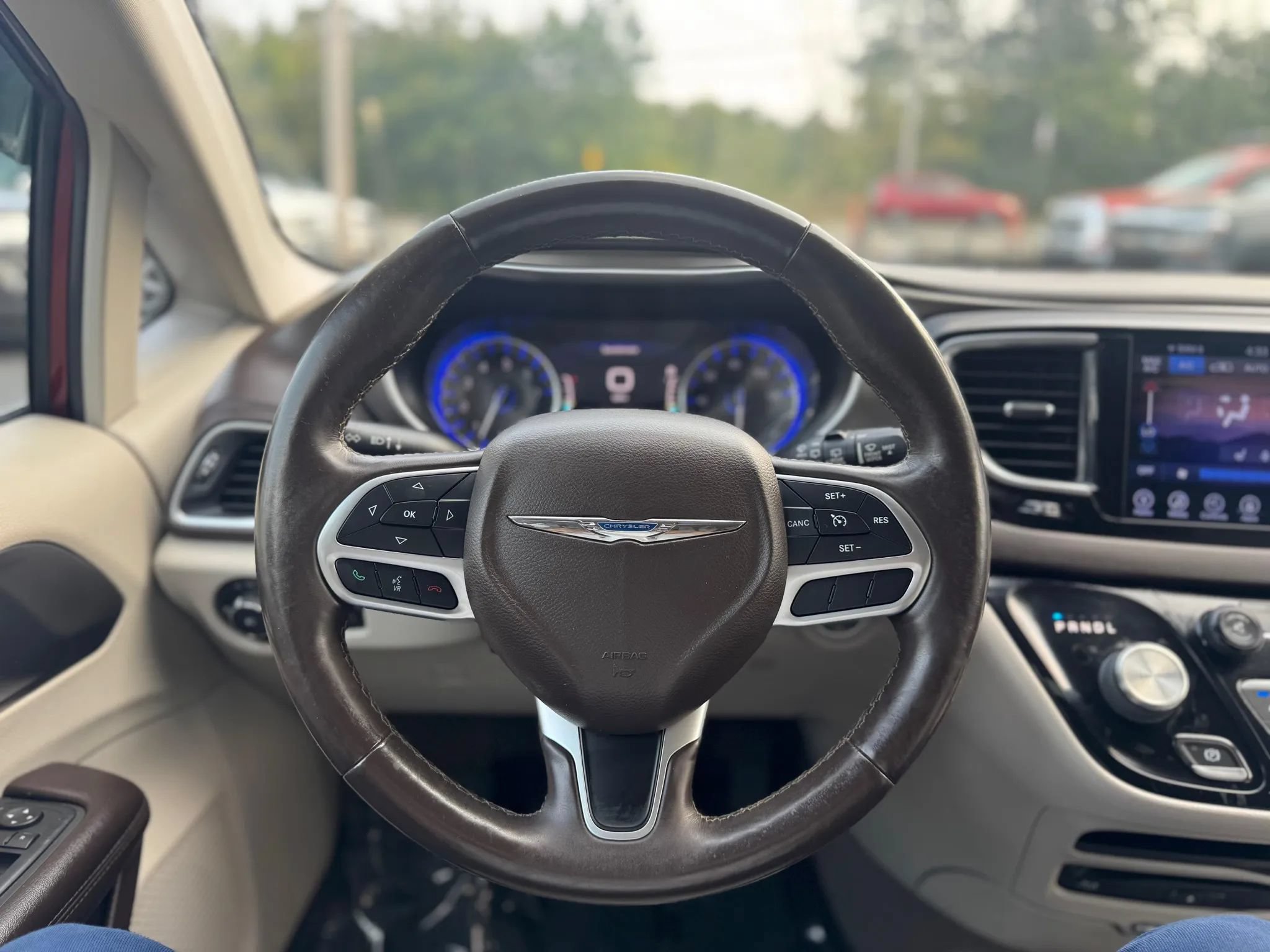 Used 2017 Chrysler Pacifica Touring-L Plus image 14