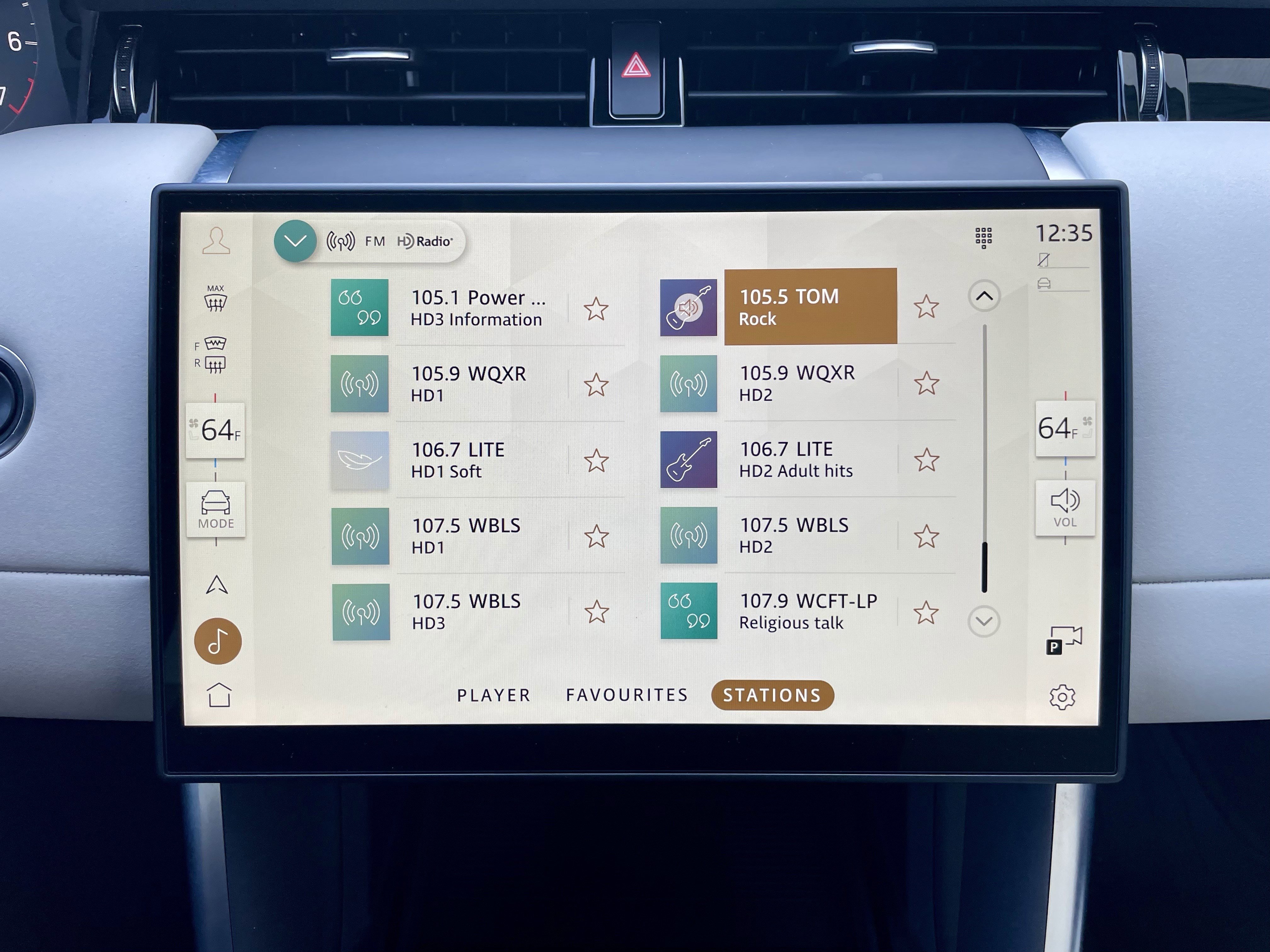 Certified 2024 Land Rover Discovery Sport S image 29