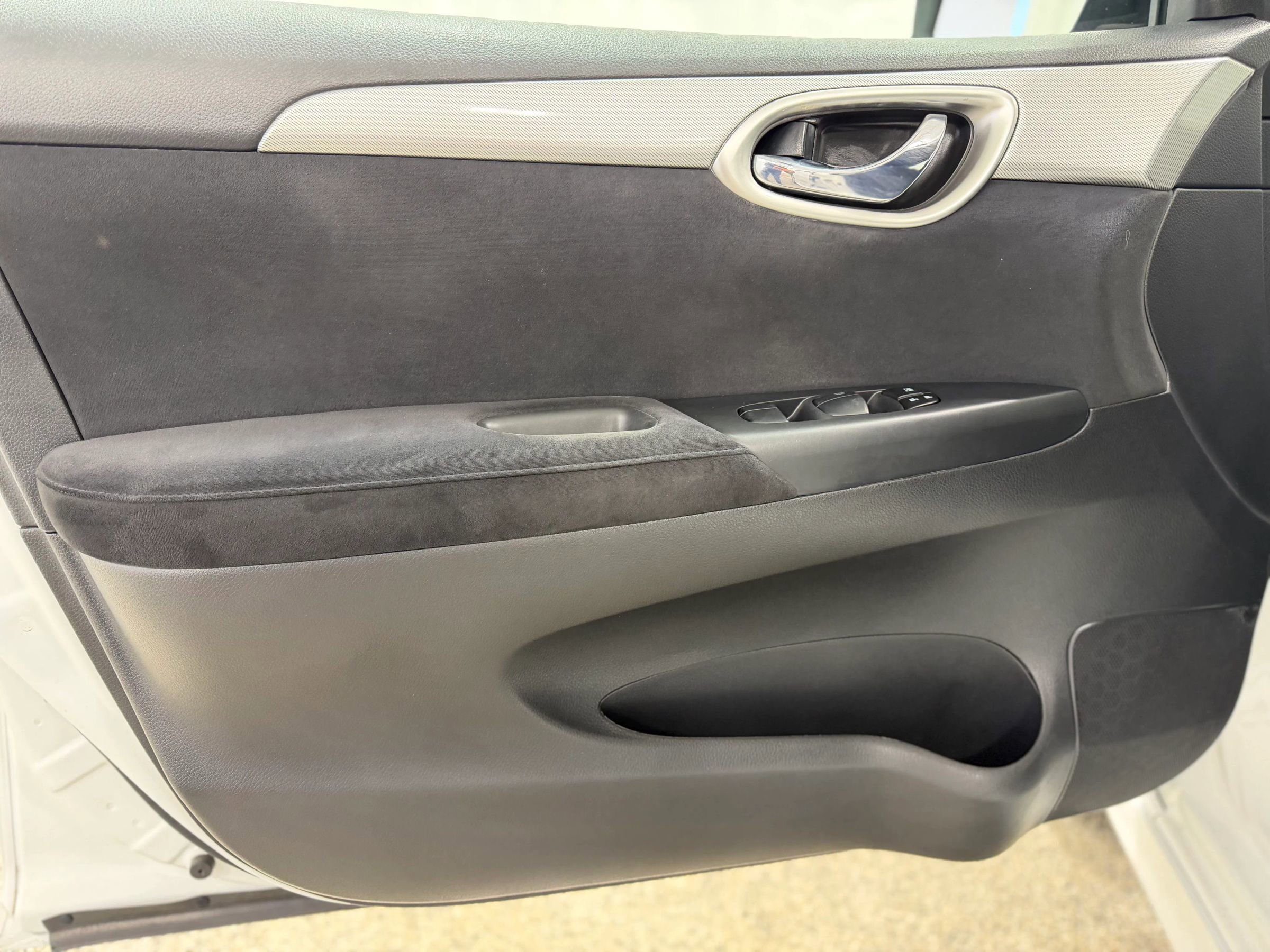 Used 2014 Nissan Sentra SR image 11