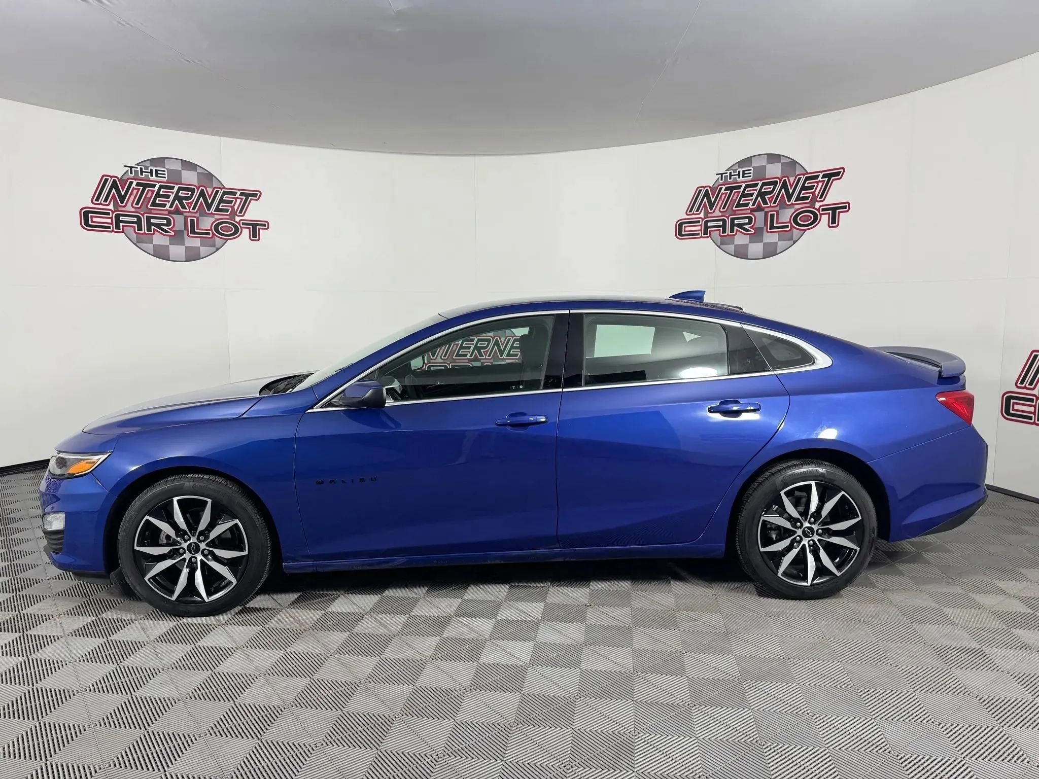 Used 2023 Chevrolet Malibu RS w/ LPO, Floor Liner Package image 4