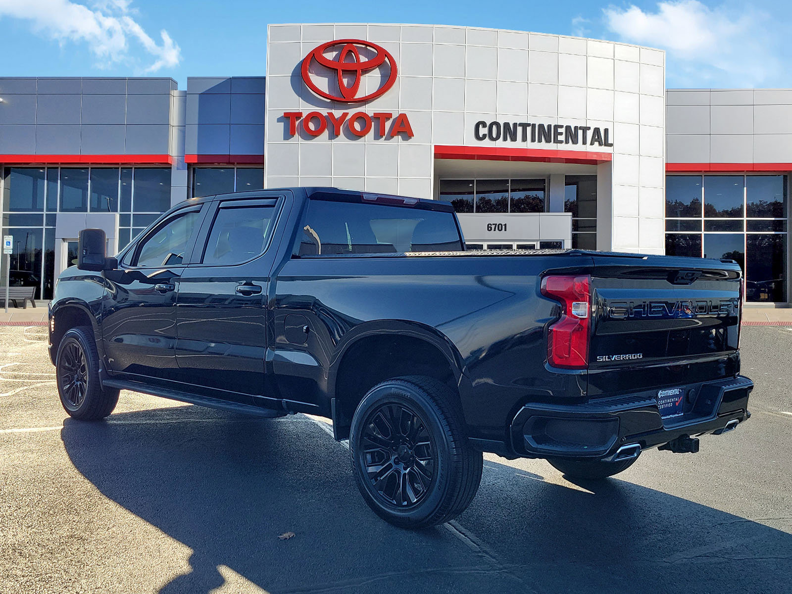 Used 2023 Chevrolet Silverado 1500 RST image 4