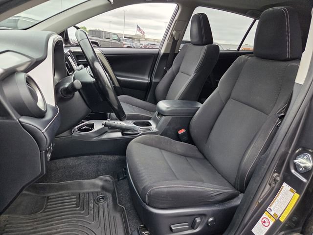 Used 2018 Toyota RAV4 XLE image 9