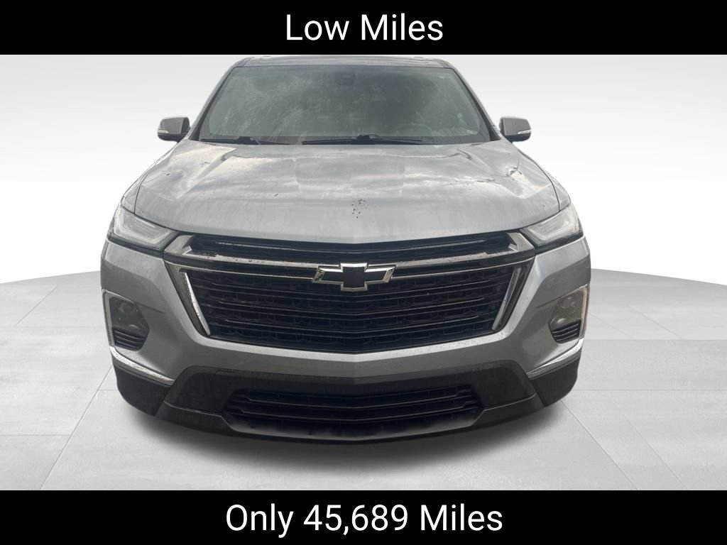Used 2023 Chevrolet Traverse LT FWD image 2