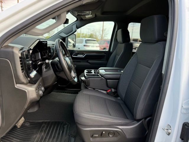 Used 2025 Chevrolet Silverado 2500 LT w/ Convenience Package AWD/4WD image 13