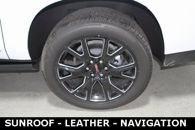 New 2025 GMC Yukon XL Denali w/ Sun & Power Step Package image 11